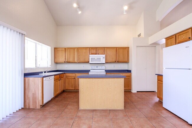 14711 W Ely Dr Surprise, AZ 85374 photo 3