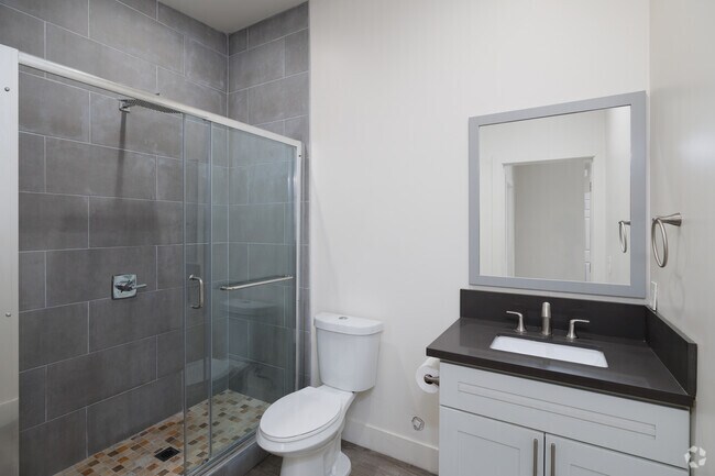 Parkway Plaza Apartments photo 3
