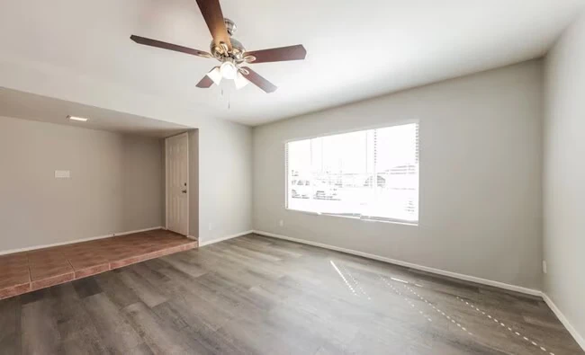 16510 W Jenan Dr Surprise, AZ 85388 photo 4