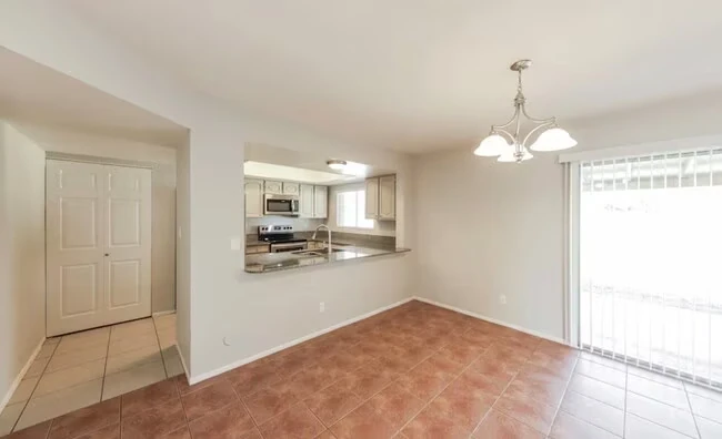 16510 W Jenan Dr Surprise, AZ 85388 photo 3