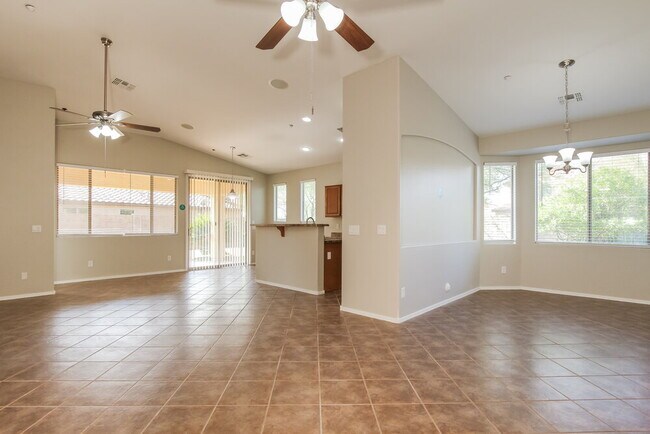 12137 W Dove Wing Way Peoria, AZ 85383 photo 3
