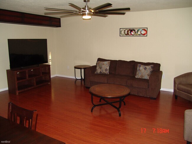 461 W Holmes Ave Mesa, AZ 85210 photo 5