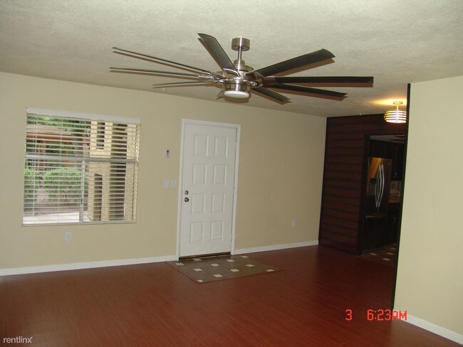 461 W Holmes Ave Mesa, AZ 85210 photo 2
