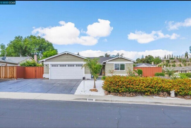 3214 Harbour Dr photo 2