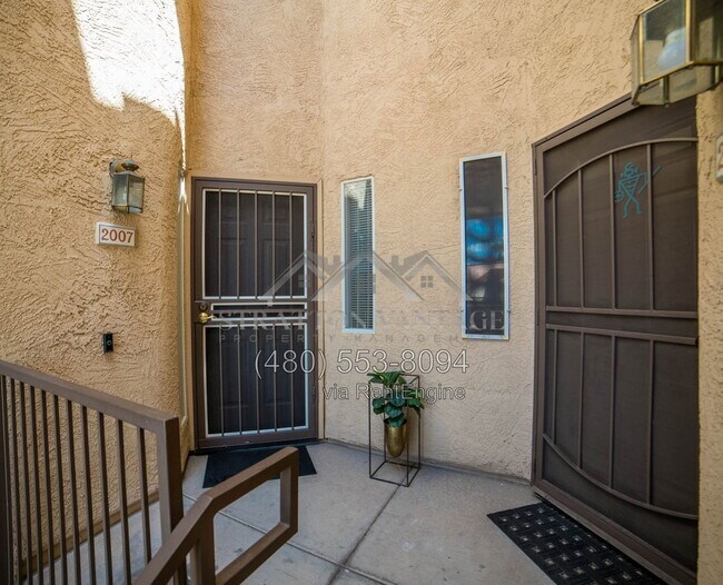 10410 N Cave Creek Rd Phoenix, AZ 85020 photo 4