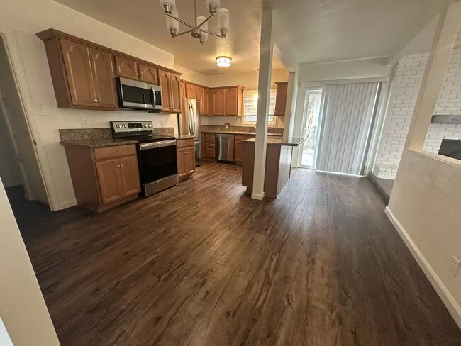 507 Bay St Crockett, CA 94525 photo 5