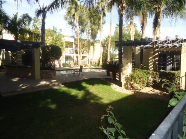 740 W Elm St Phoenix, AZ 85013 photo 2
