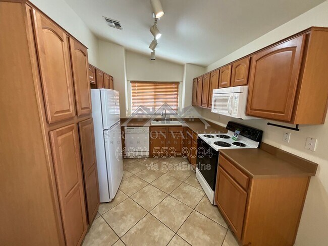 15962 W Acapulco Ln Surprise, AZ 85379 photo 4