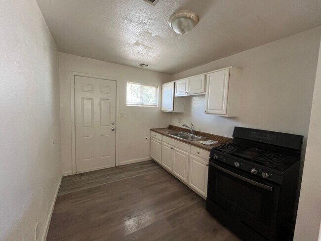 373 N Nevada St Chandler, AZ 85225 photo 3