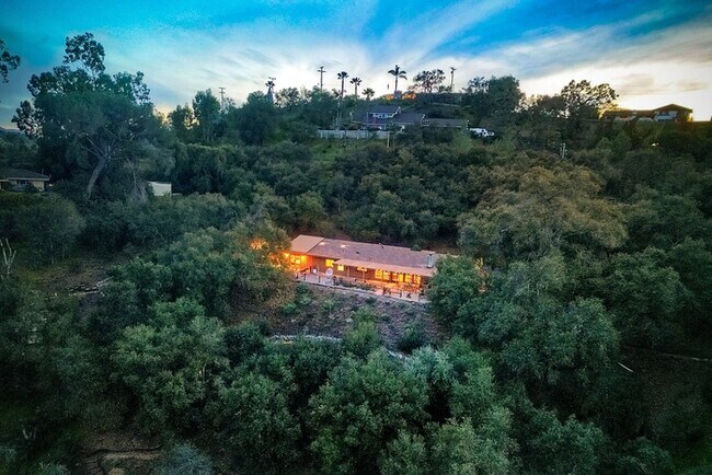 3046 Skycrest Dr Fallbrook, CA 92028 photo 3