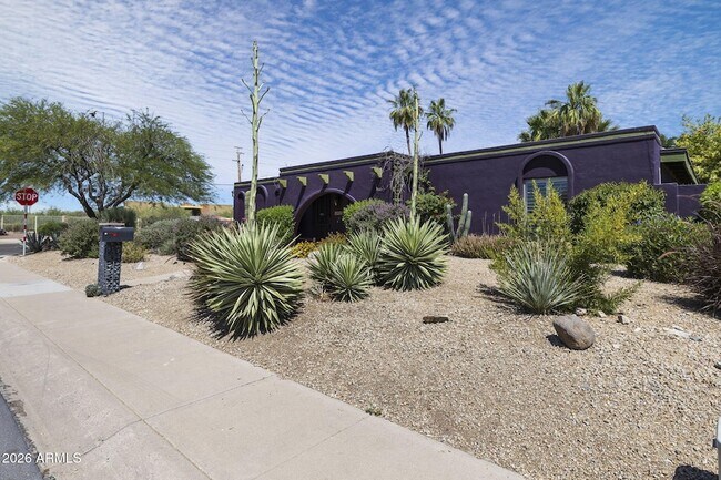 4002 E Alan Ln Phoenix, AZ 85028 photo 2