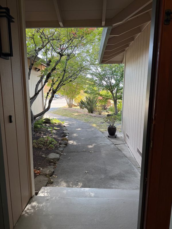 5753 Reynaud Ct Santa Rosa, CA 95409 photo 2