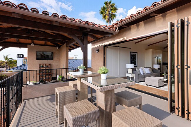 5194 Carlsbad Blvd Carlsbad, CA 92008 photo 3