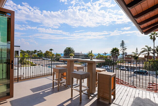 5194 Carlsbad Blvd Carlsbad, CA 92008 photo 5