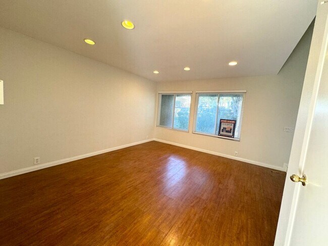 10885 Caravelle Pl San Diego, CA 92124 photo 3
