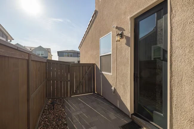 2387 Calle Grandon Btm photo 2