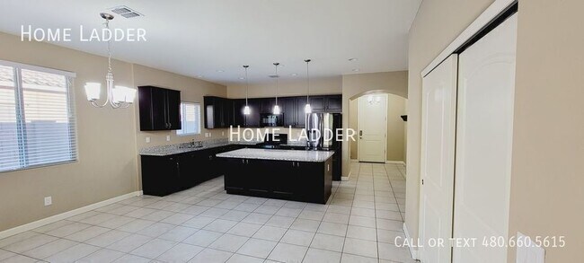 13526 W Desert Moon Way Peoria, AZ 85383 photo 3
