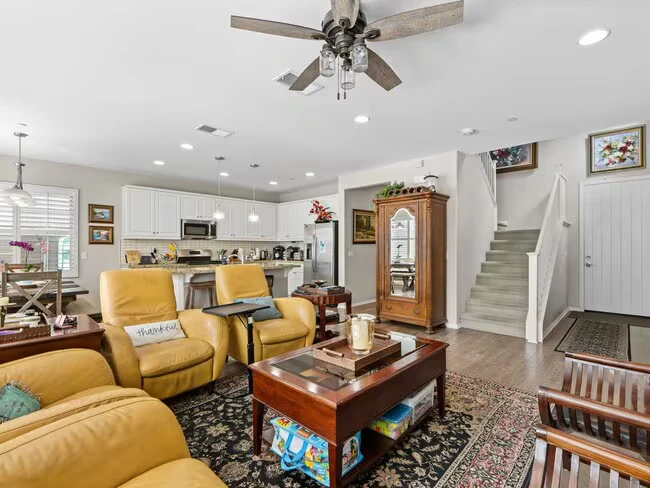 2073 White Alder Ln Vista, CA 92084 photo 3