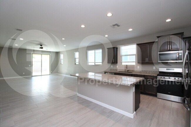10967 W Melvin St Avondale, AZ 85323 photo 4