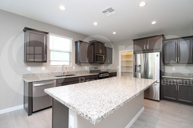 10967 W Melvin St Avondale, AZ 85323 photo 3