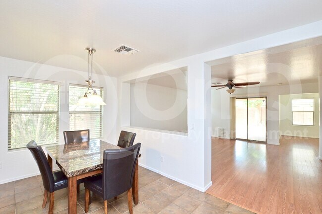 1922 E Patrick Ln Phoenix, AZ 85024 photo 5