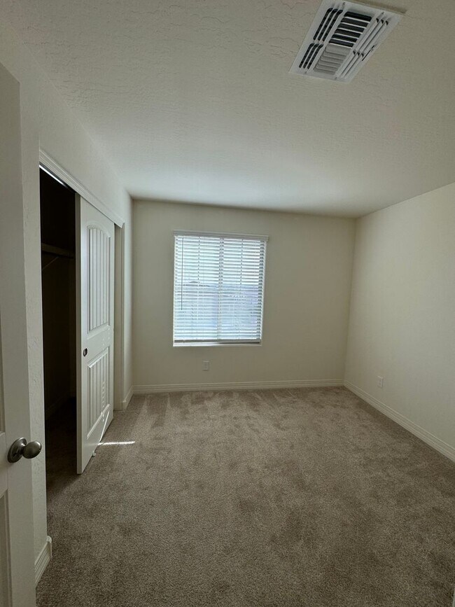 17256 W Spur Dr Surprise, AZ 85387 photo 5