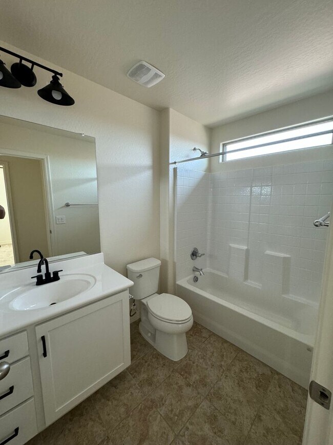 17256 W Spur Dr Surprise, AZ 85387 photo 3