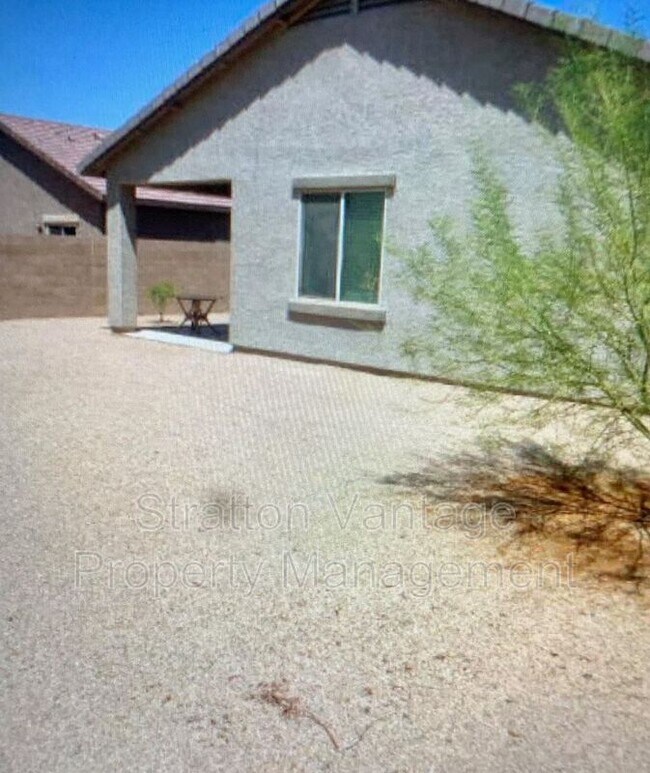 24531 W Mobile Ln Buckeye, AZ 85326 photo 3