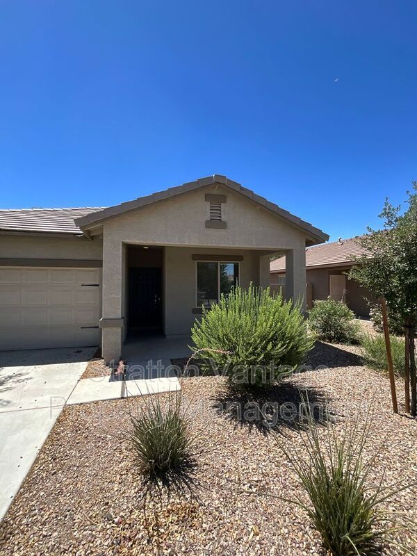 24531 W Mobile Ln Buckeye, AZ 85326 photo 2