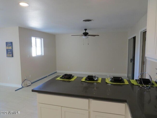 3618 W El Caminito Dr Phoenix, AZ 85051 photo 4