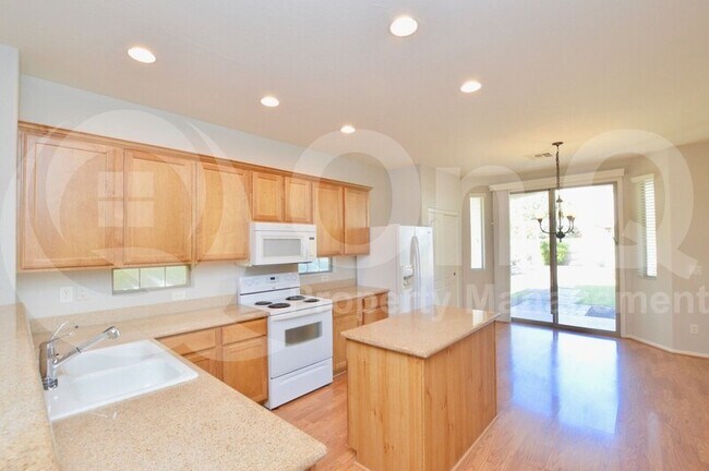 4178 E Trigger Way Gilbert, AZ 85297 photo 3