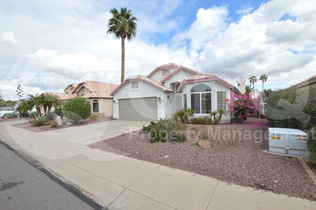 209 S Crosscreek Dr Chandler, AZ 85225 photo 2
