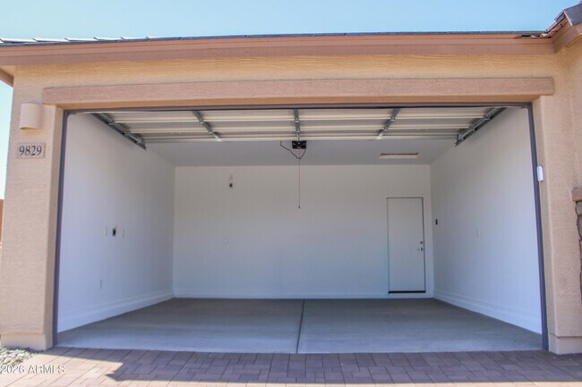 9829 W Monterey Way Phoenix, AZ 85037 photo 4