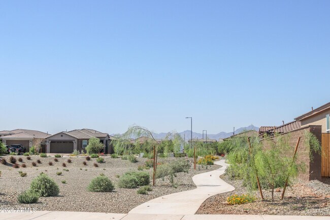 9829 W Monterey Way Phoenix, AZ 85037 photo 3