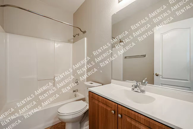 1155 E Winchester Pl photo 3