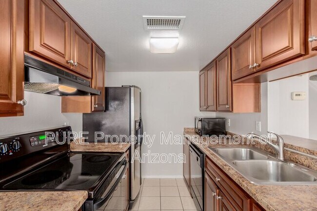 738 Joan D Arc Ave Phoenix, AZ 85022 photo 5