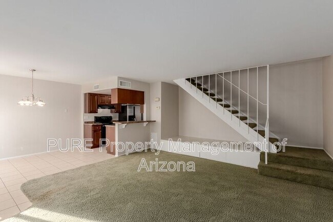 738 Joan D Arc Ave Phoenix, AZ 85022 photo 4