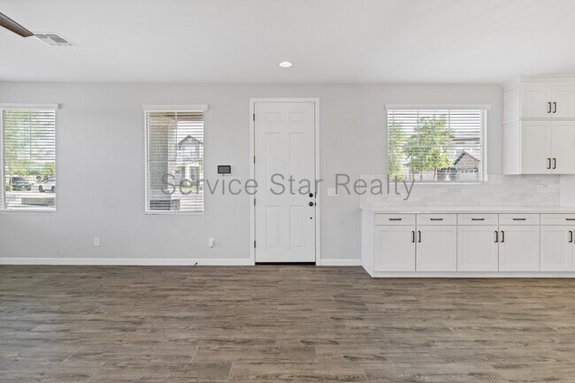 25826 N 20th Ln Phoenix, AZ 85085 photo 4