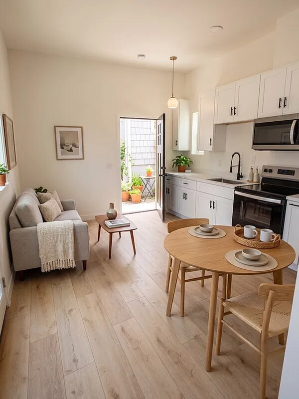 4212 J St San Diego, CA 92102 photo 2