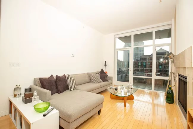550 Front St San Diego, CA 92101 photo 4