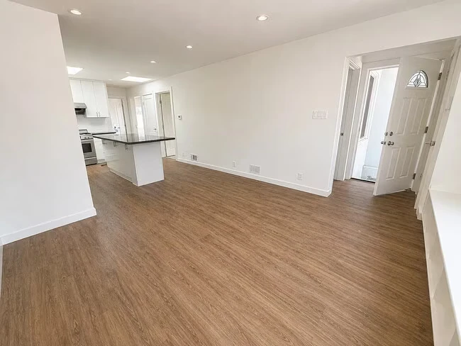 265 Lobos St San Francisco, CA 94112 photo 4