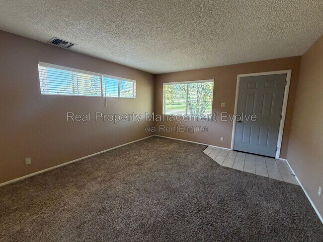 8916 North 11th St Phoenix, AZ 85020 photo 3