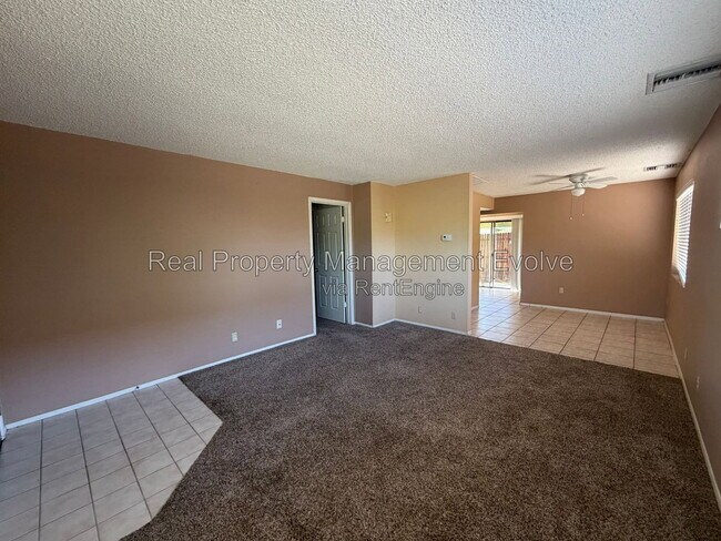8916 North 11th St Phoenix, AZ 85020 photo 4