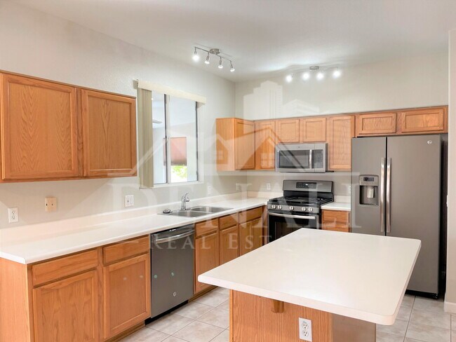16247 W Jackson St Goodyear, AZ 85338 photo 4