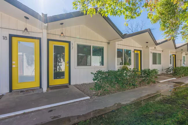 2309 S College Ave Tempe, AZ 85282 photo 3