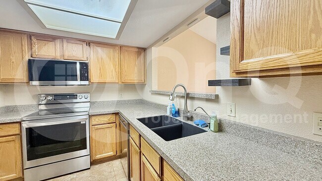 9106 N 68th Ave Peoria, AZ 85345 photo 5