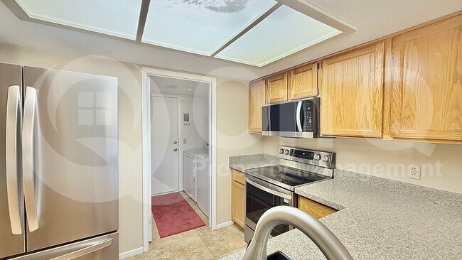 9106 N 68th Ave Peoria, AZ 85345 photo 3