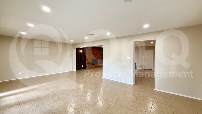 1275 E Loma Vista Dr Tempe, AZ 85282 photo 5