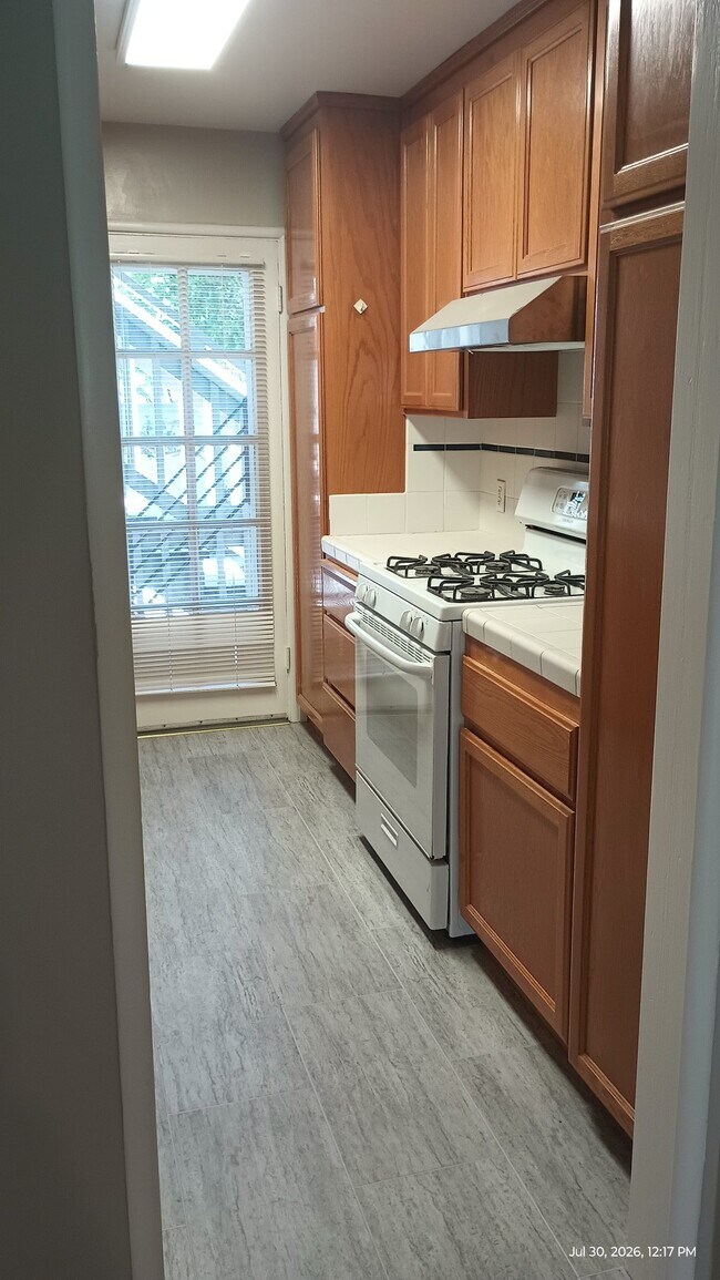 1165 Broadway Alameda, CA 94501 photo 3