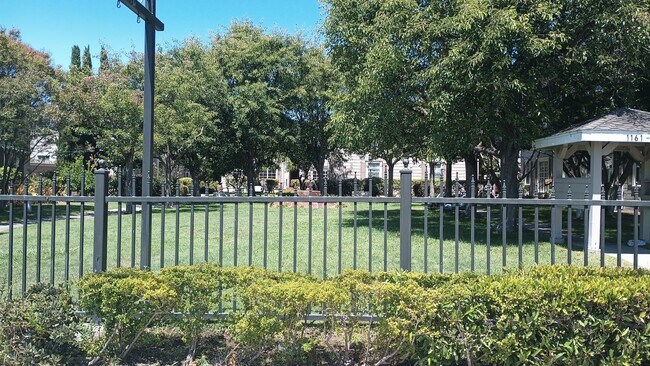 1165 Broadway Alameda, CA 94501 photo 5